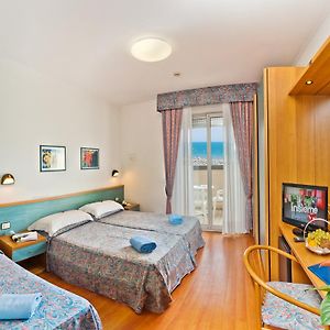 Dreibettzimmer
